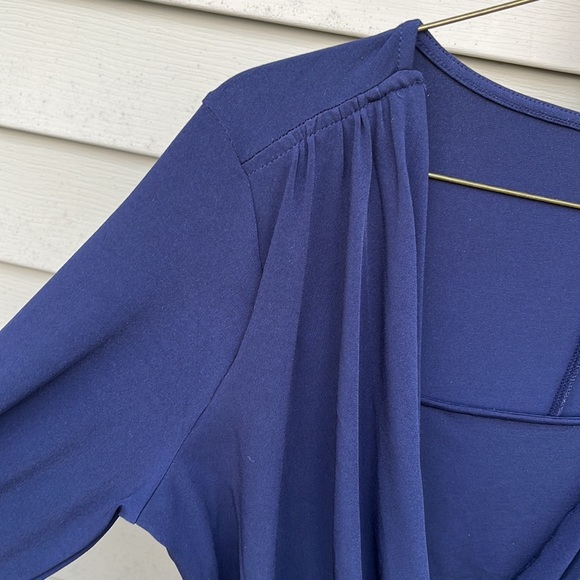 EUC New York & Company stretch, knotted front navy top - Picture 2 of 14